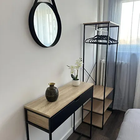 Apartment Contemporary For 4 People With Balcony Near Gratte-ciel Villeurb *