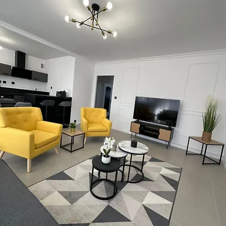 Contemporary For 4 People With Balcony Near Gratte-ciel Villeurb Apartment Villeurbanne