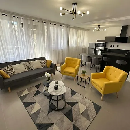 Contemporary For 4 People With Balcony Near Gratte-ciel Villeurb Villeurbanne