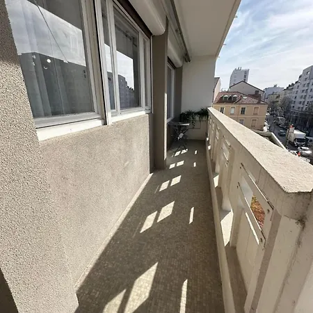Contemporary For 4 People With Balcony Near Gratte-ciel Villeurb Apartment Villeurbanne