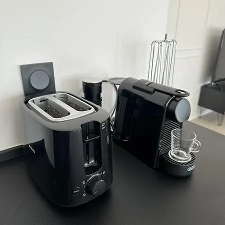 Lägenhet Contemporary For 4 People With Balcony Near Gratte-ciel Villeurb